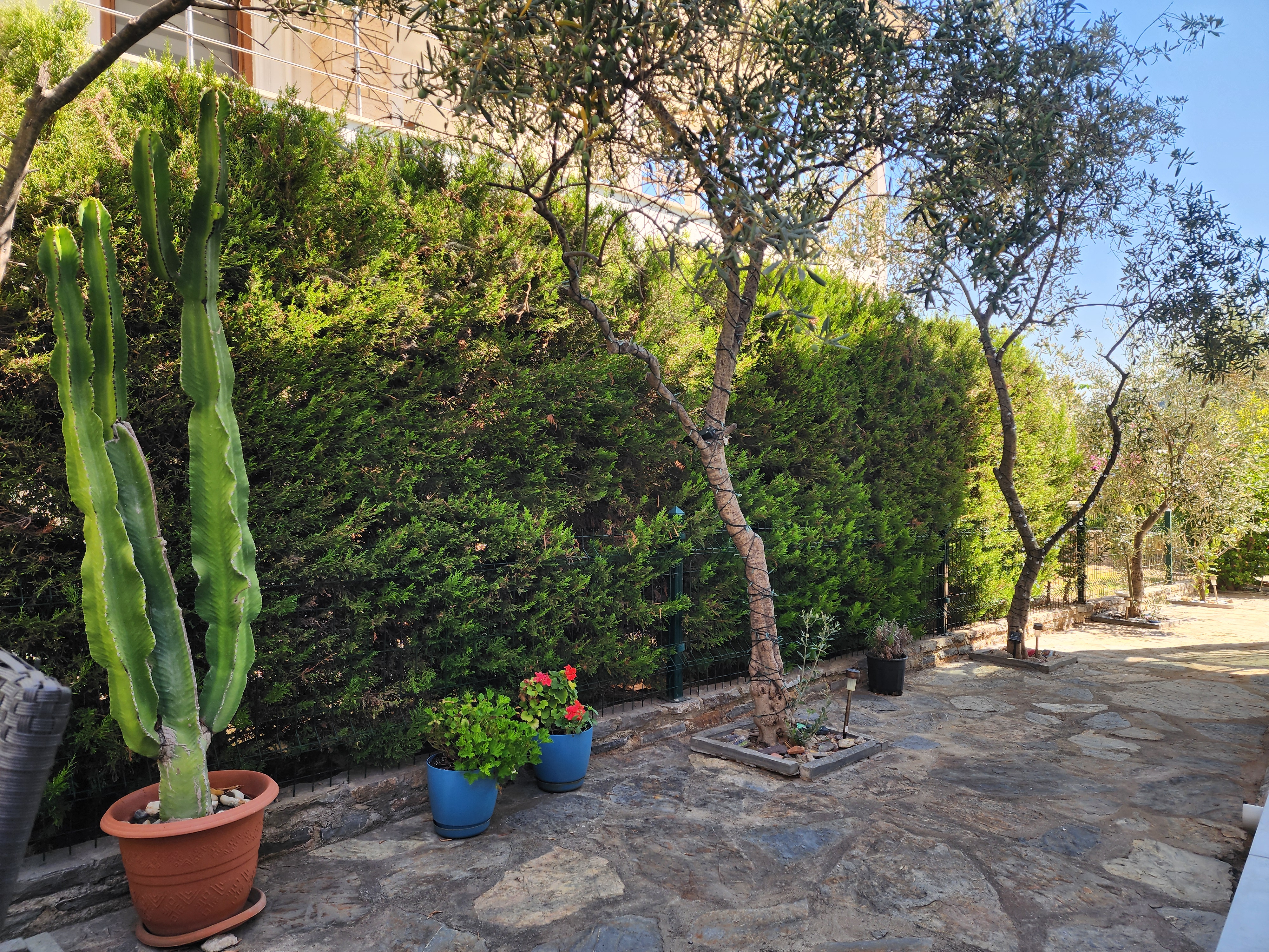 Adabükü Satılık Dubleks Villa Bahçeli Site İçinde Özel Konumlu